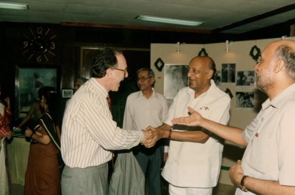 उपस्थित गणमान्य अतिथि।